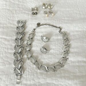 Lisner vintage leaf necklace, bracelet, clip earring set with 4 costume earrings